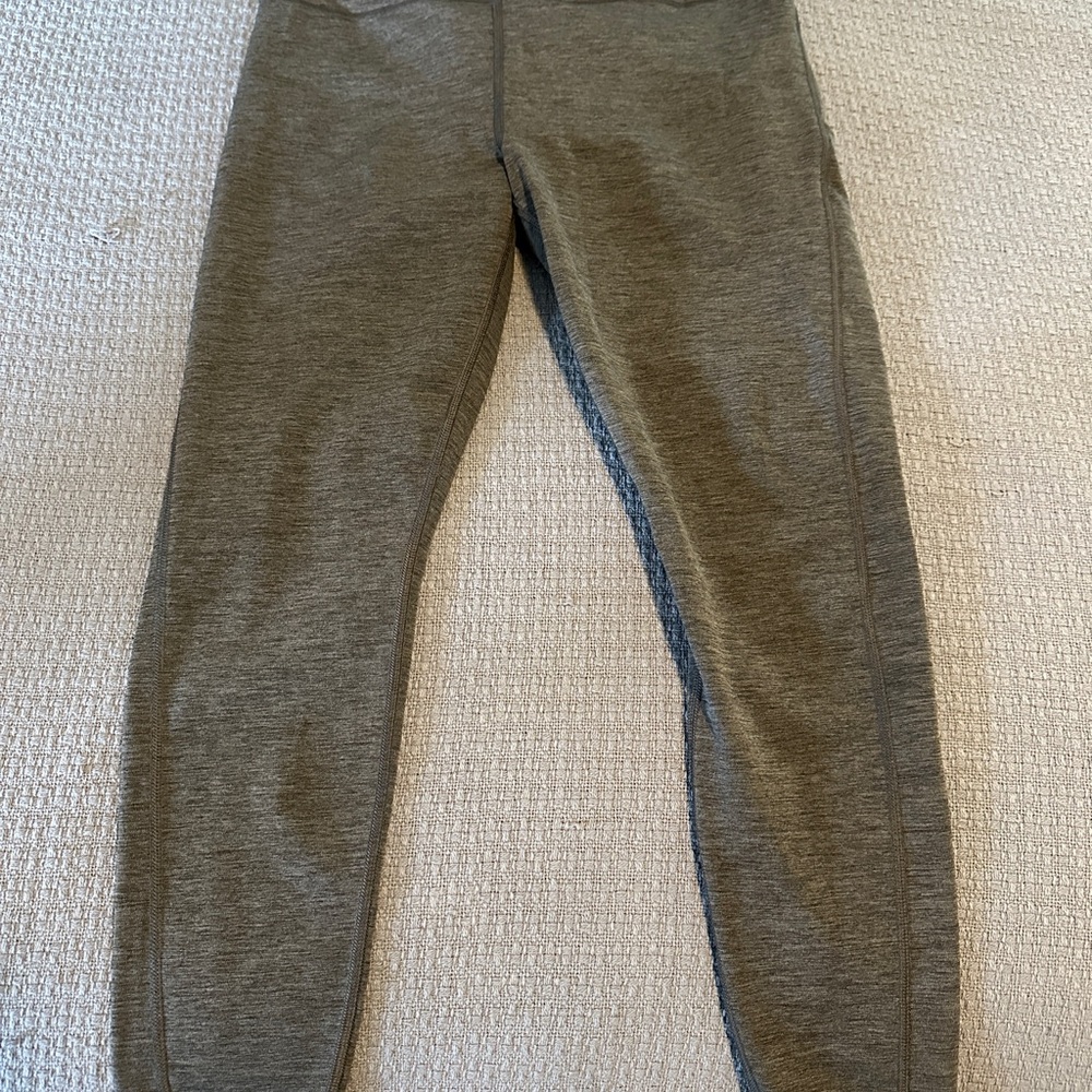 Athleta Ultimate Stash pocket 7/8 leggings gray medium